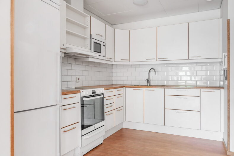 Köket i en av boendets lägenheter