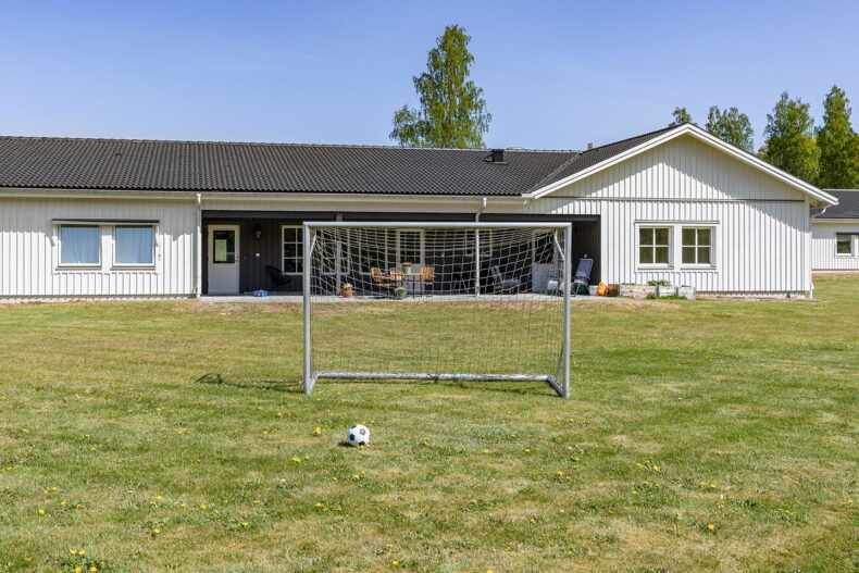 Fotbollsmål på baksidan